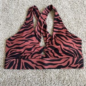Oasis Twist Sports Bra